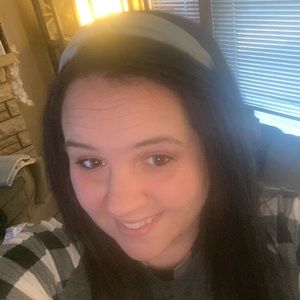 Meet your Posher, Devin